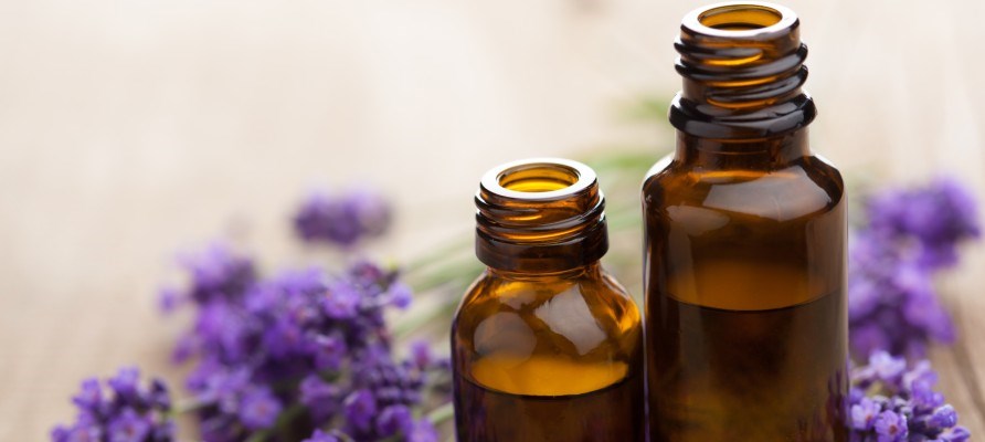 Eteerisill� �ljyill� on monta k�ytt�tarkoitusta. K�yt� niit� difuusereihin, ilman puhdistamiin, DIY kauneudenhoitoon, �ljyterapiaan jne.